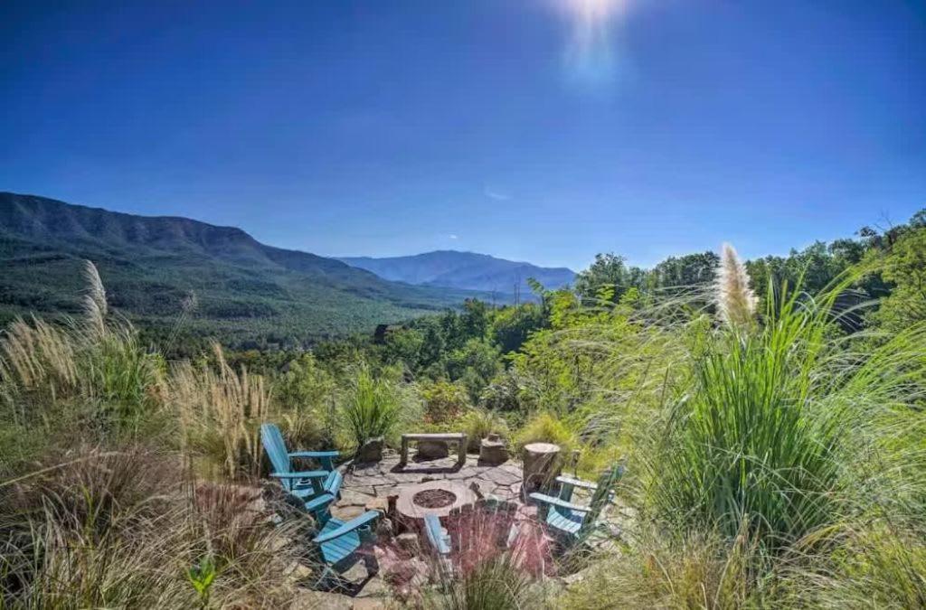Holiday home Mountain Views W Hot Tub Firepit & Game Gatlinburg