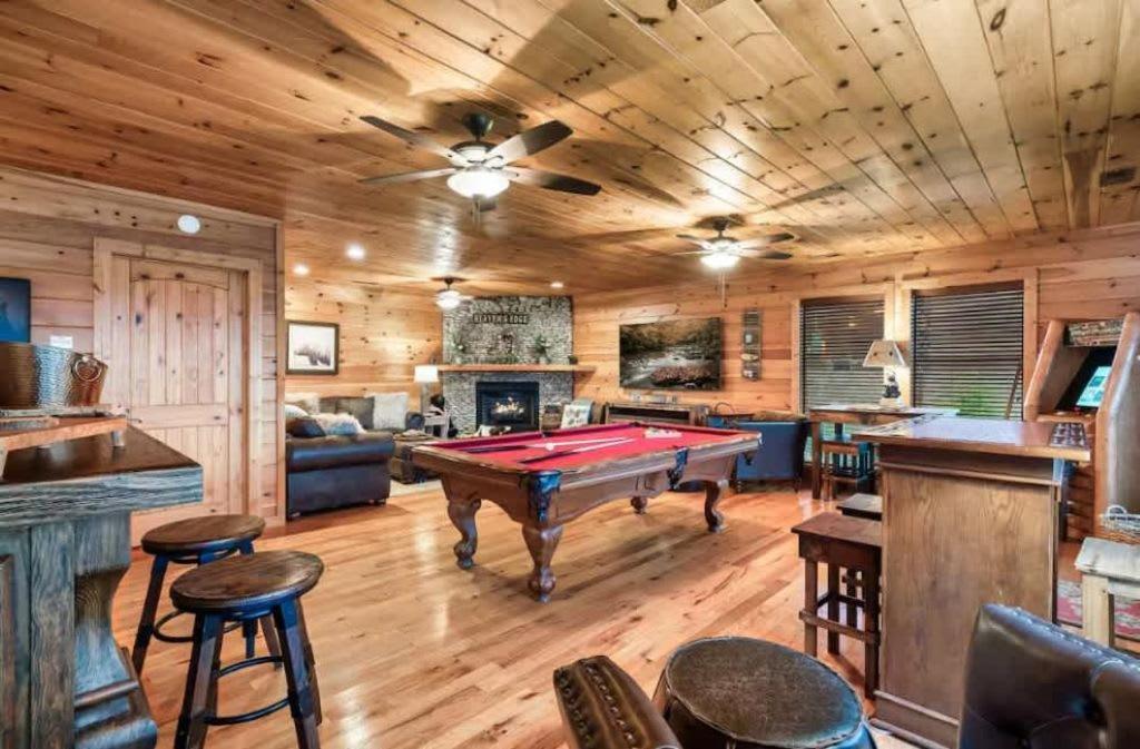 Mountain Views W Hot Tub Firepit & Game Gatlinburg