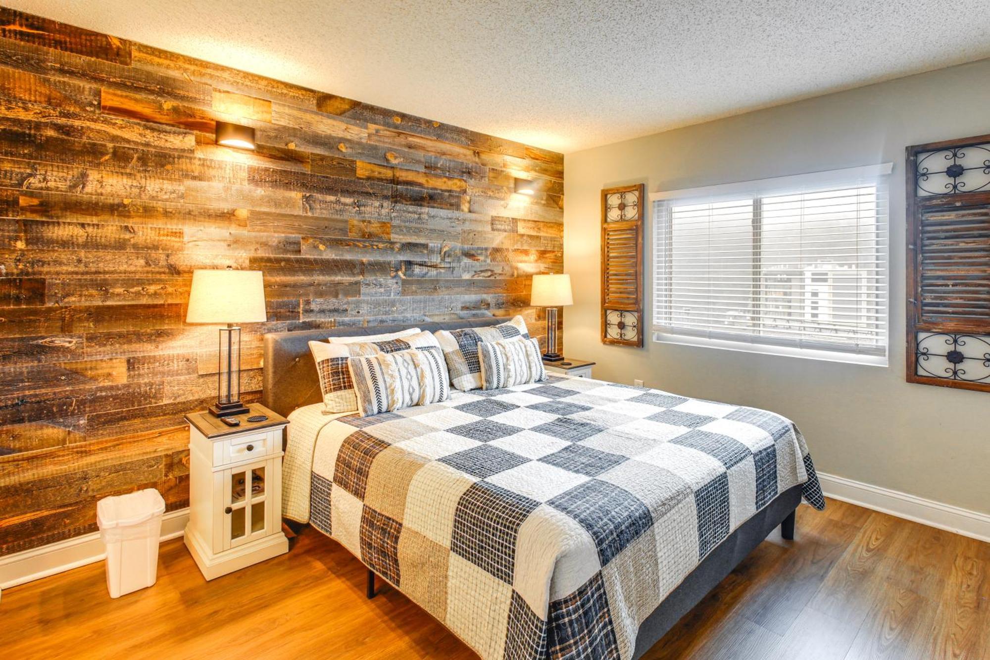 Apartment With Smoky Views Walk To Town! *