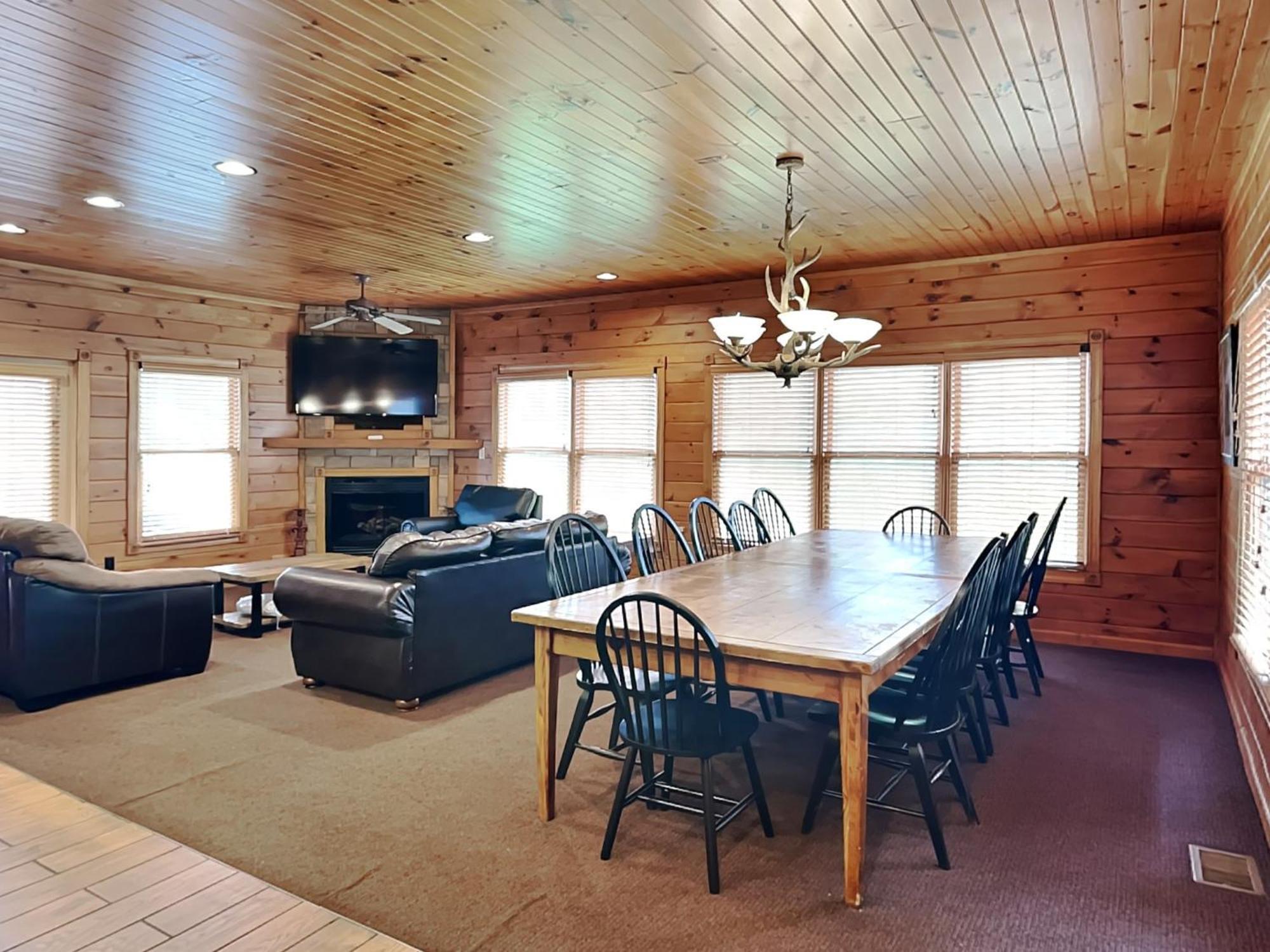 The Great Escape Ii, 5 Bedrooms, Sleeps 17, Game Room, Pool Access, Theater *