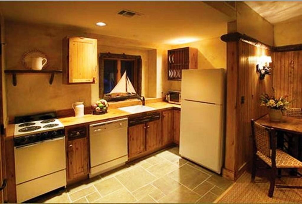 The At Buckberry Creek *