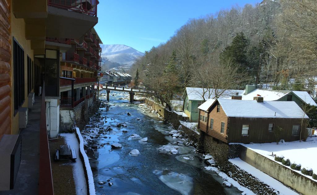 Baymont By Wyndham On The River Hotel Gatlinburg