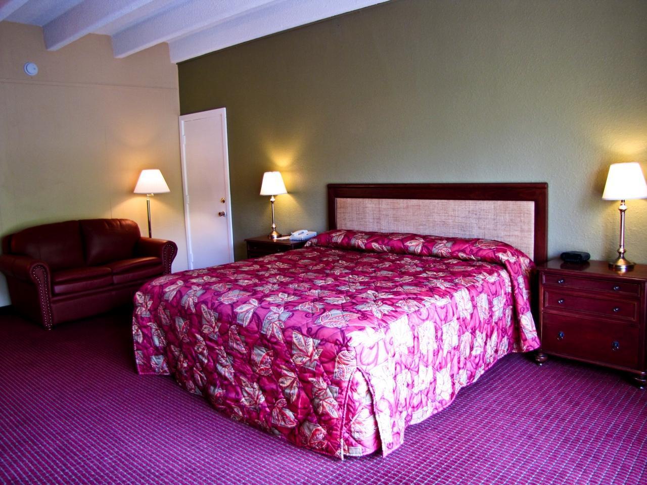 River Terrace & Convention Center Hotel