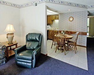 Tree Tops Hotel 4*