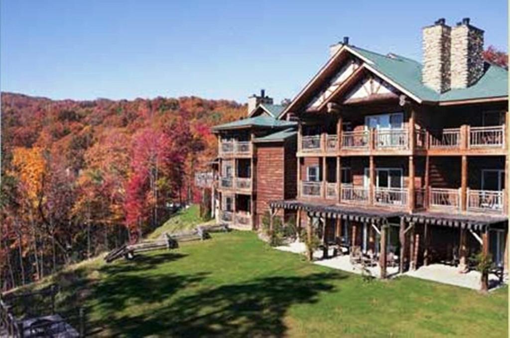 The At Buckberry Creek Lodge *