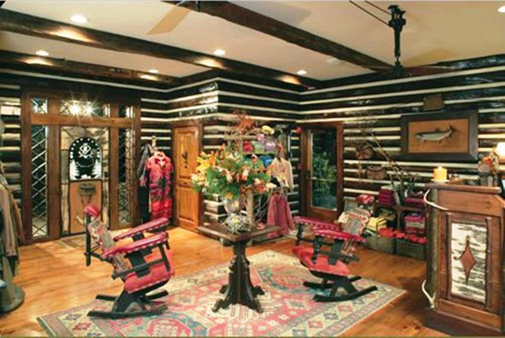 Lodge The At Buckberry Creek *
