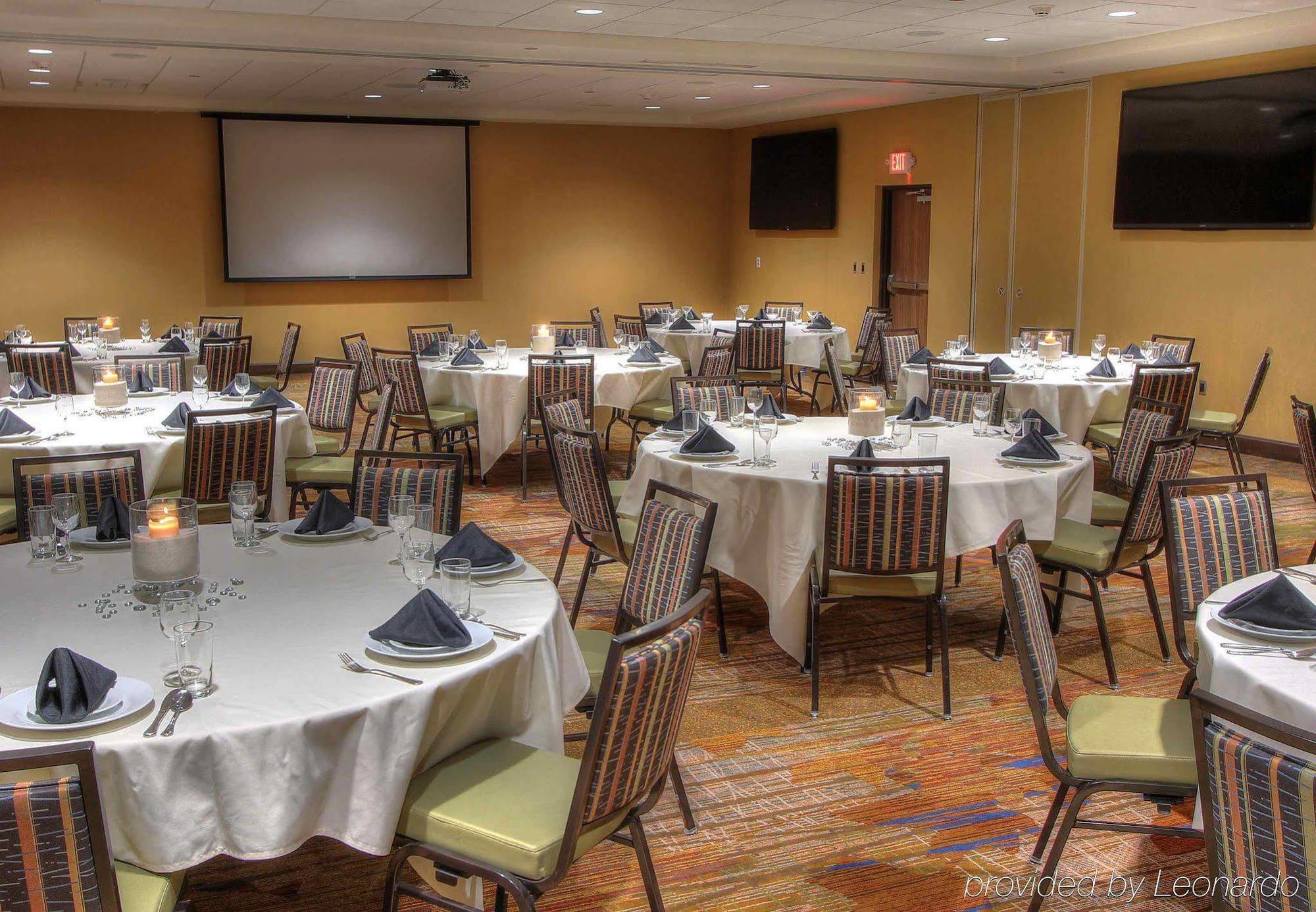 Courtyard By Marriott Downtown