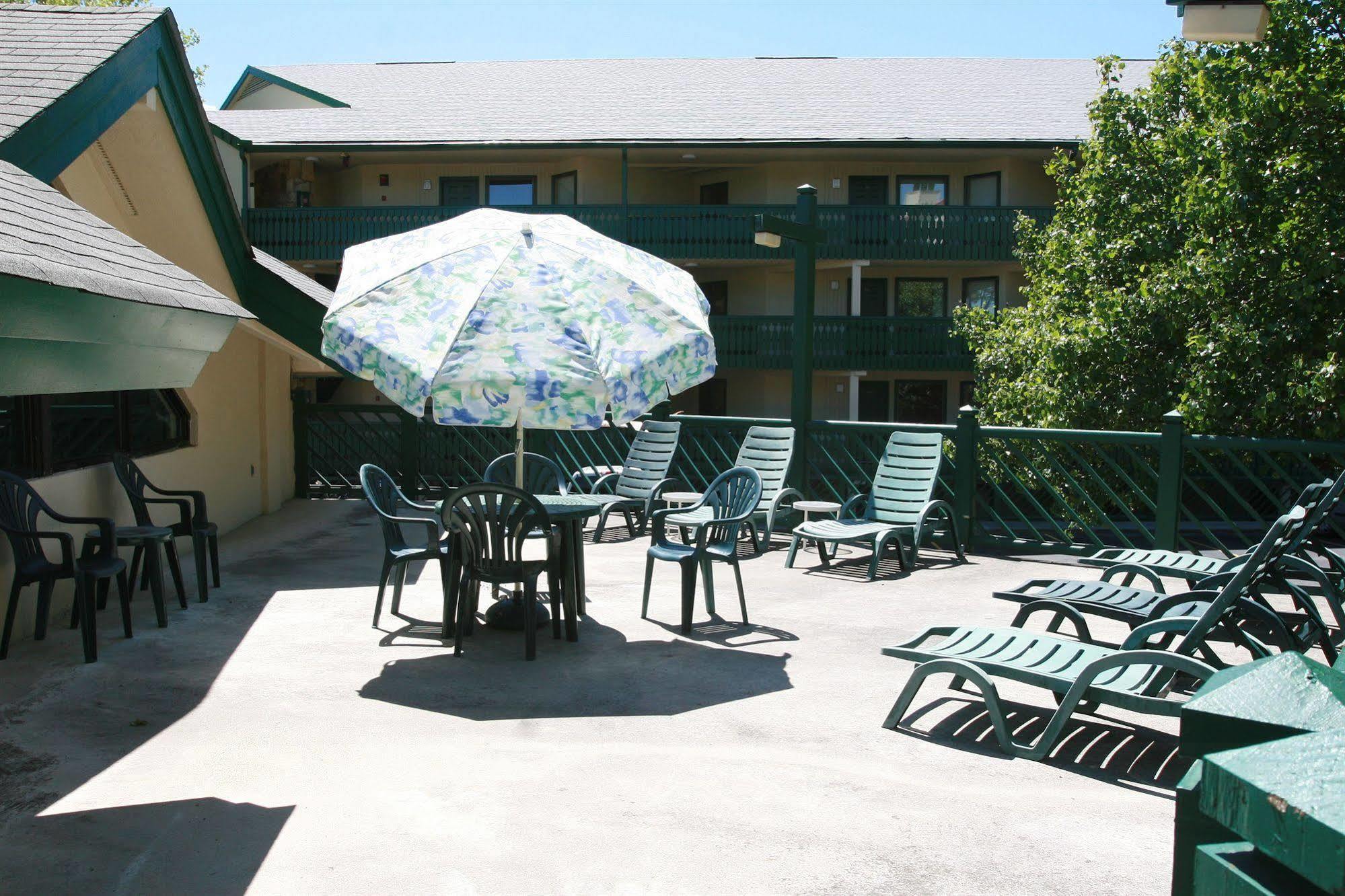Laurel Point Resort 3*