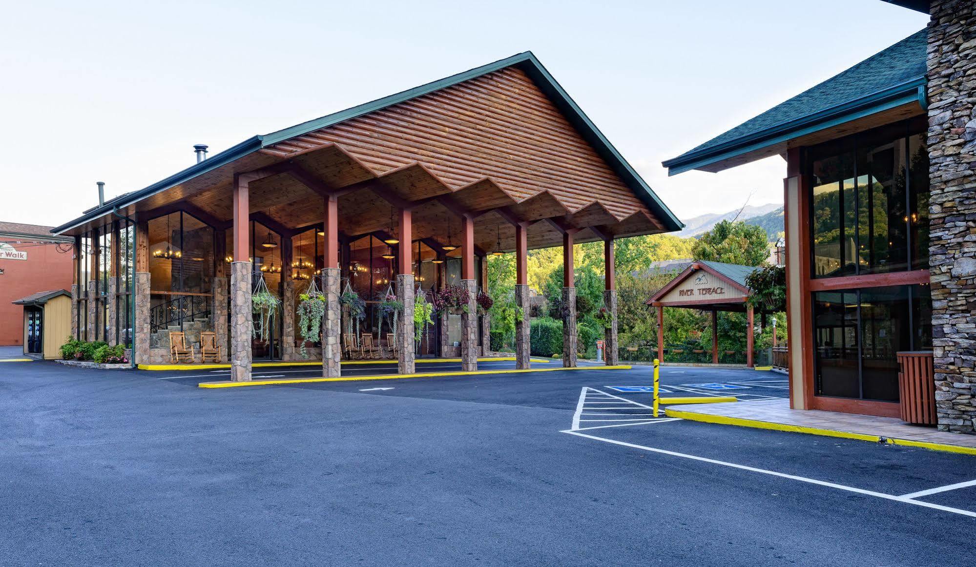 River Terrace & Convention Center 3*