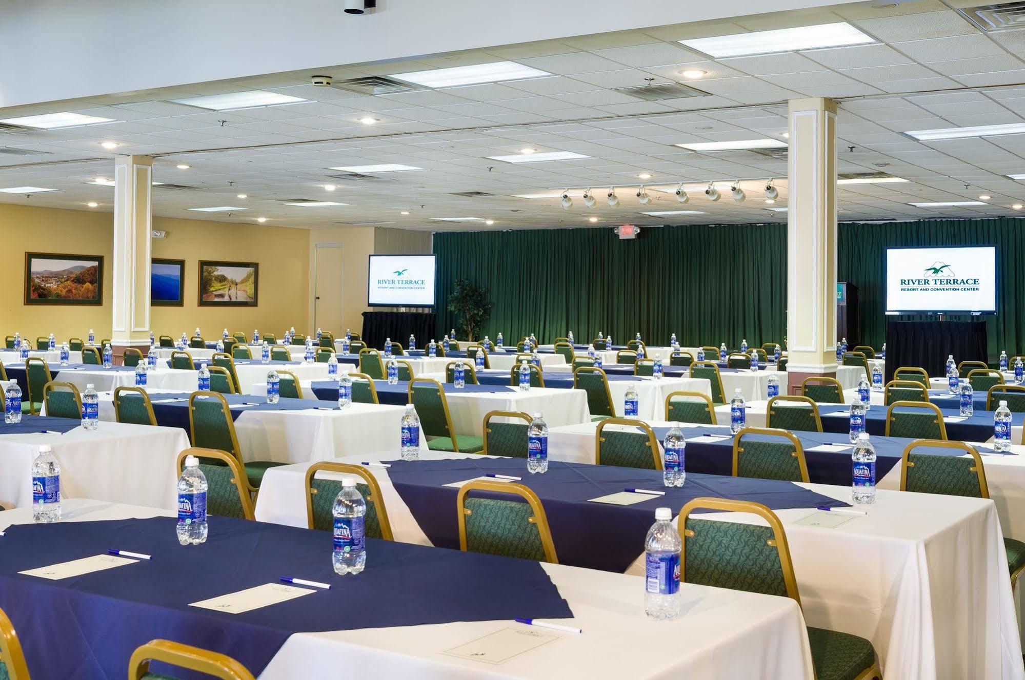 Hotel River Terrace & Convention Center