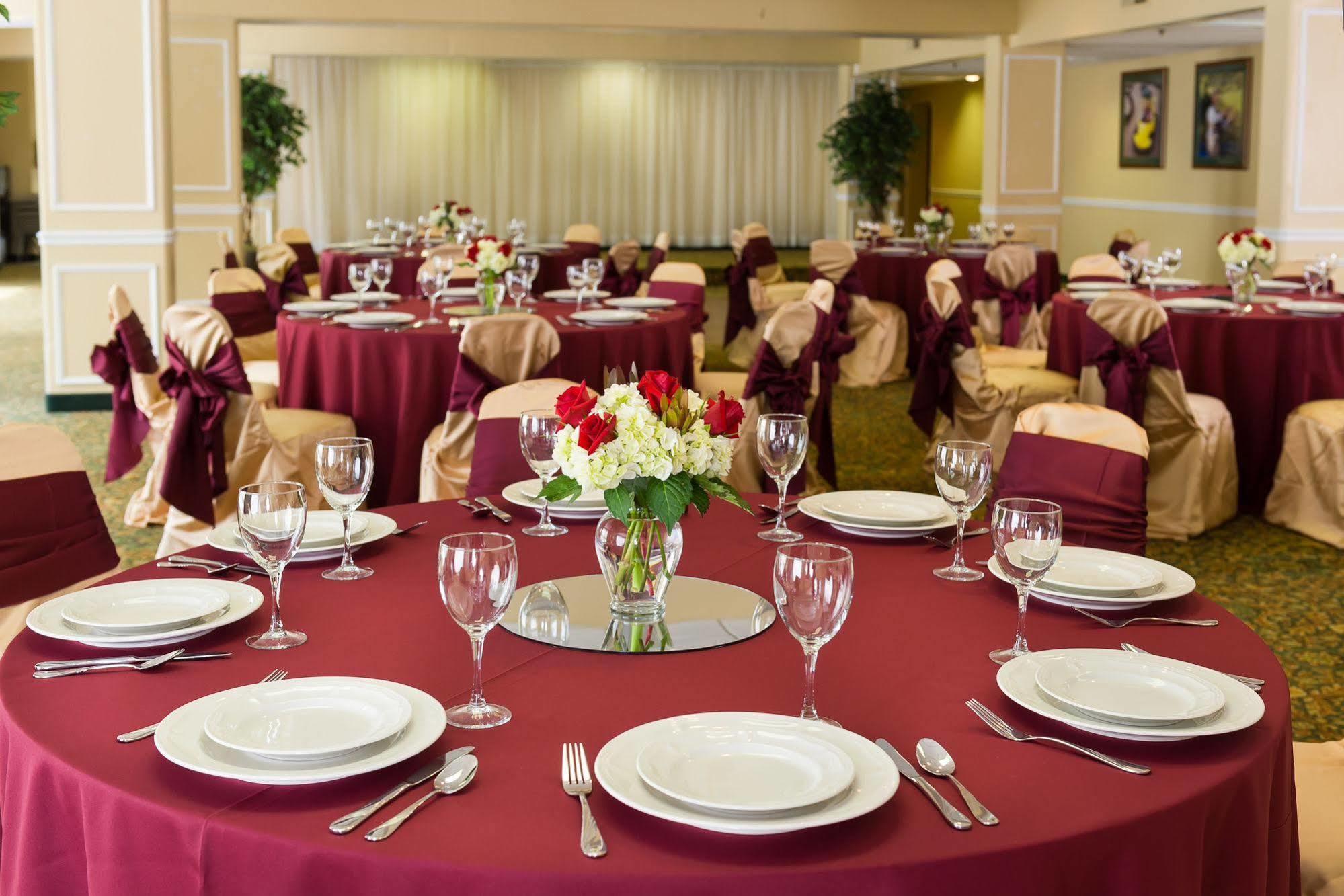 River Terrace & Convention Center Hotel