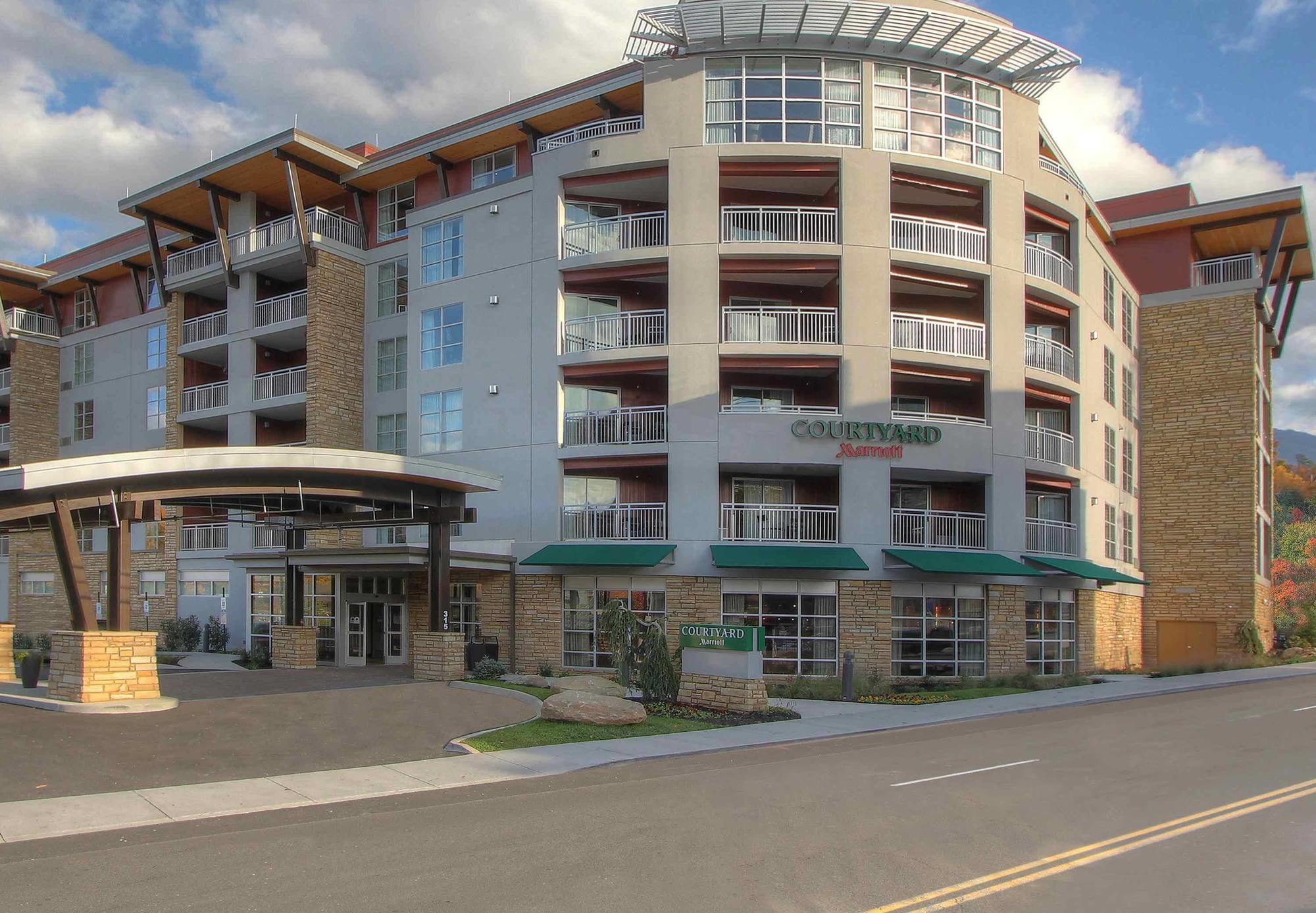 Courtyard By Marriott Downtown 3*