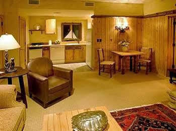 The At Buckberry Creek *