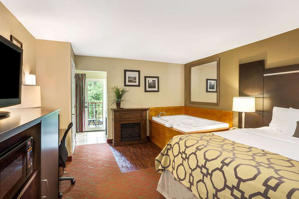 Baymont By Wyndham On The River