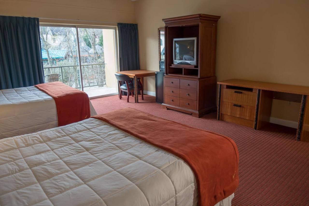 River Terrace & Convention Center 3*