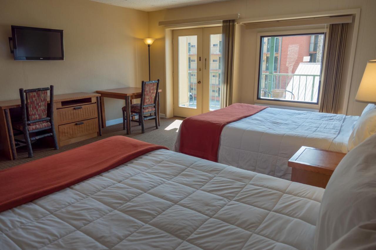 Hotel River Terrace & Convention Center
