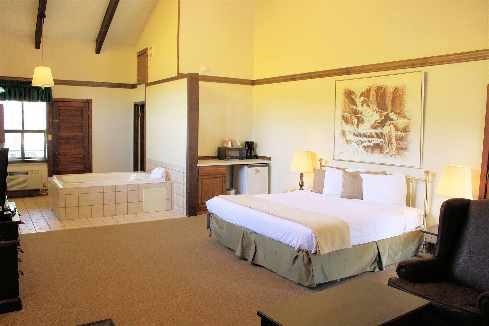 Hotel Brookside 3*