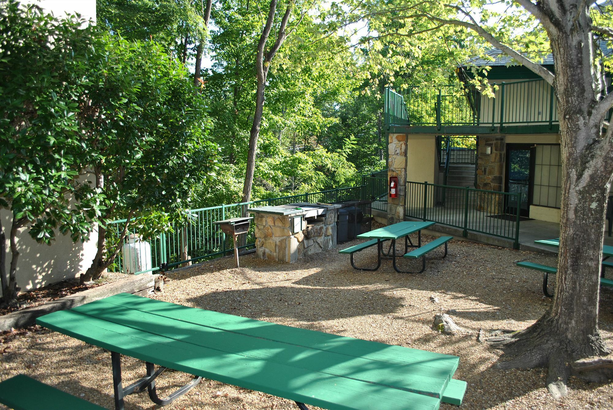 Laurel Point 3*