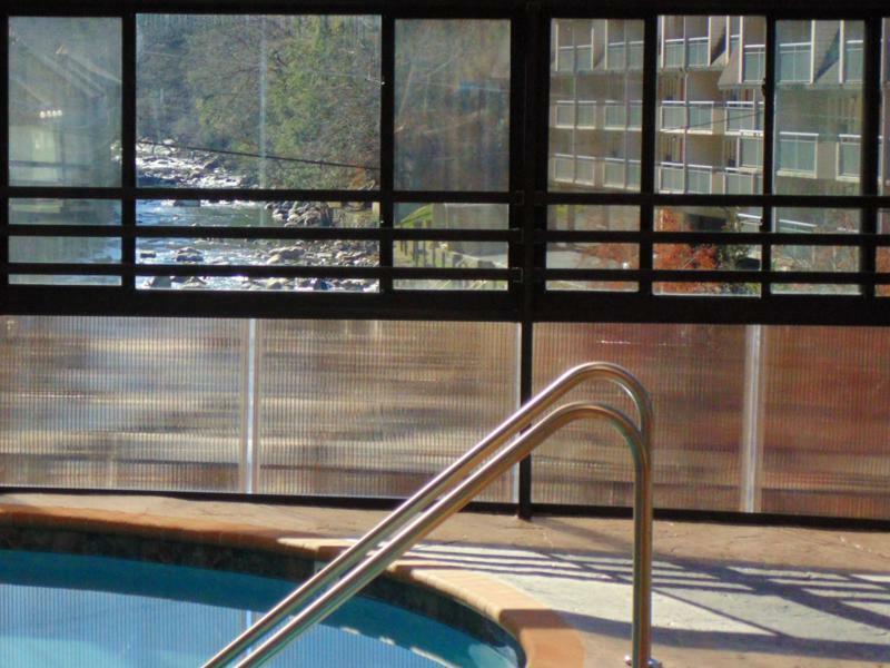 Baymont By Wyndham On The River Hotel