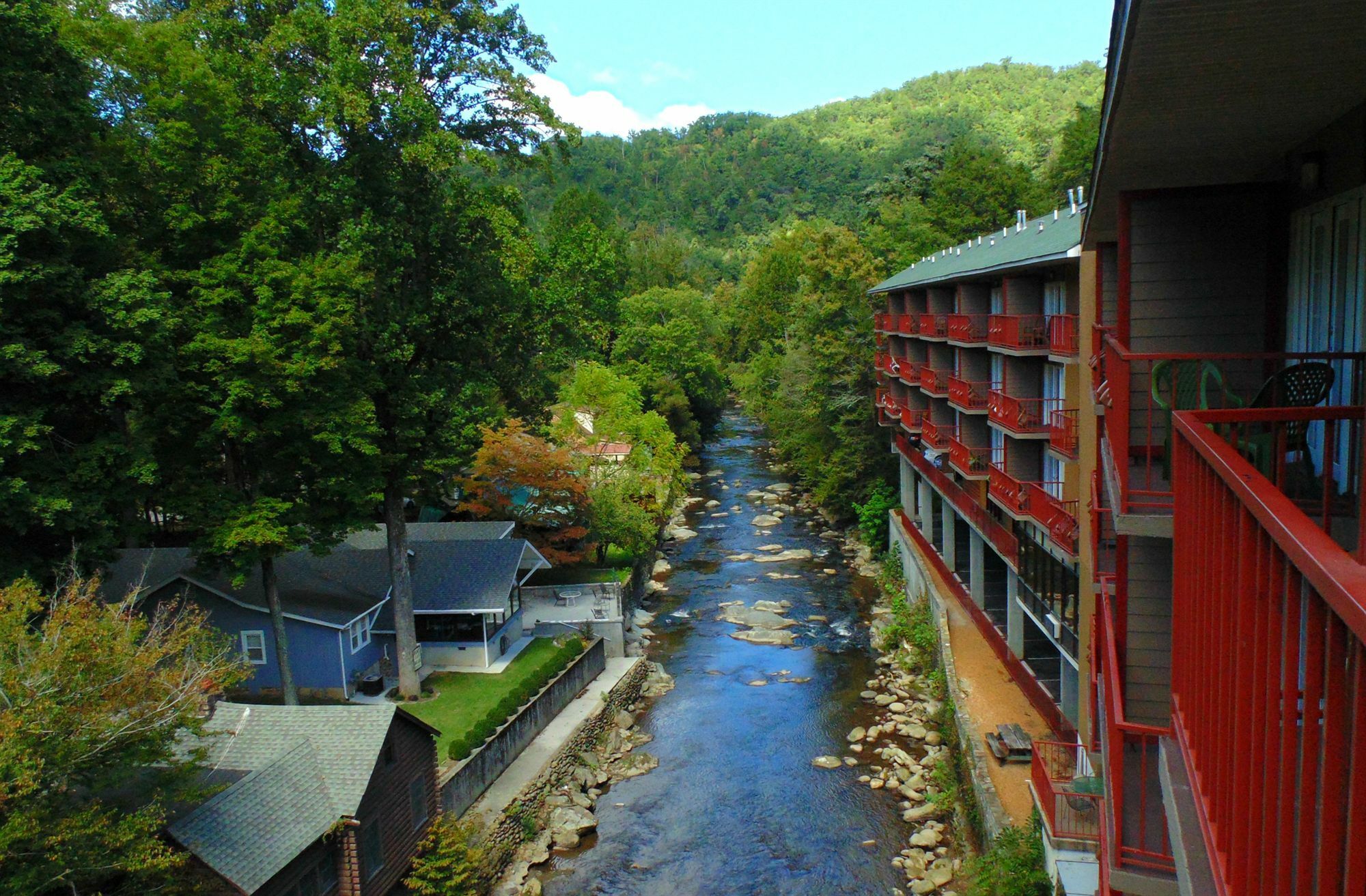 Baymont By Wyndham On The River