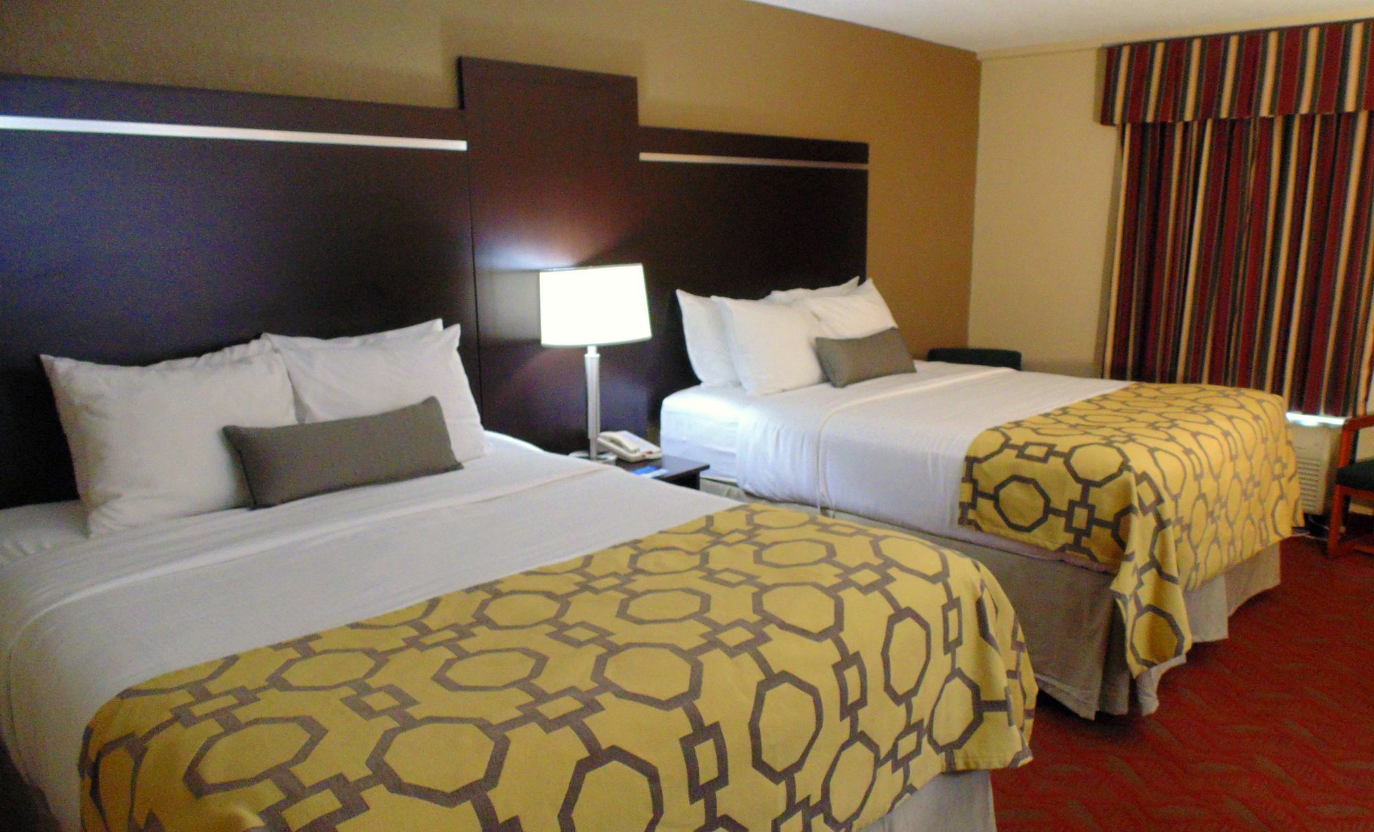 Baymont By Wyndham On The River Hotel