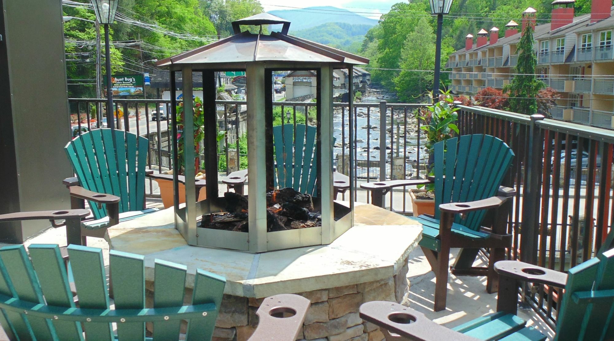 Baymont By Wyndham On The River