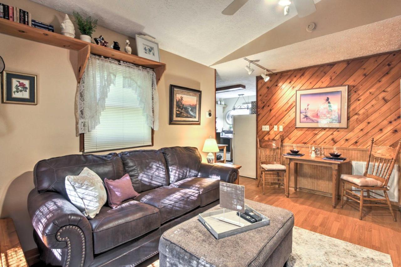 Holiday home With Hot Tub About 4 Mi To Town! Gatlinburg