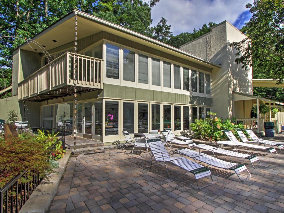 Unique Decks, Hot Tub, Fire Pit Holiday home