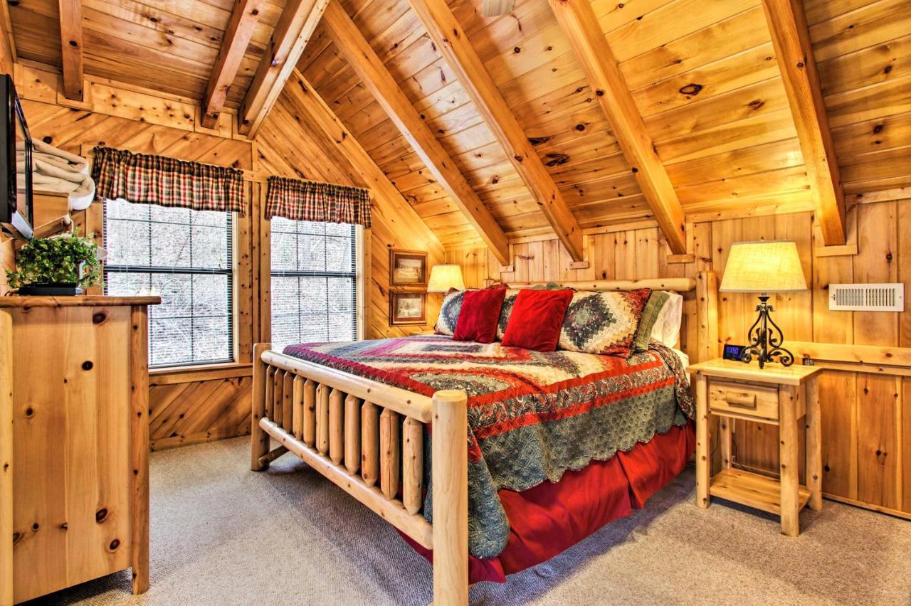 Mountainside Escape With Deck And Hot Tub! * Gatlinburg