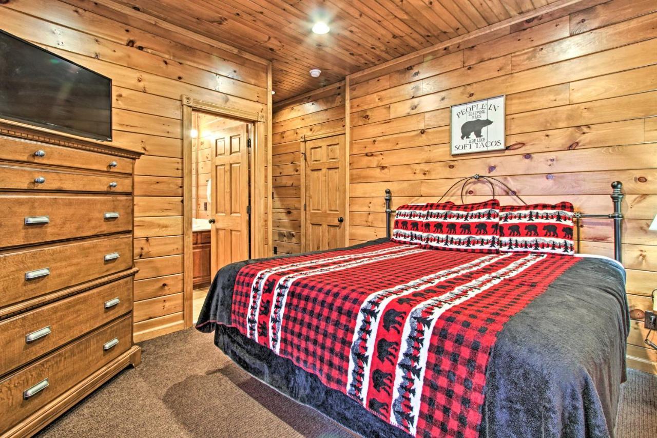 With Pool Access About 3 Mi To Downtown Holiday home *