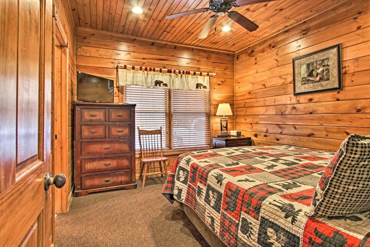 With Pool Access About 3 Mi To Downtown Holiday home