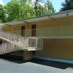 Terrace Inn On The Water