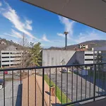 Oak Square - Unit 403