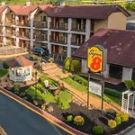 Super 8 By Wyndham Downtown Gatlinburg At Convention Center