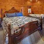 Snuggled Inn Holiday Home