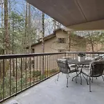 Modern Gatlinburg Condo With Pool Table, Balcony & Access To 3 Pools