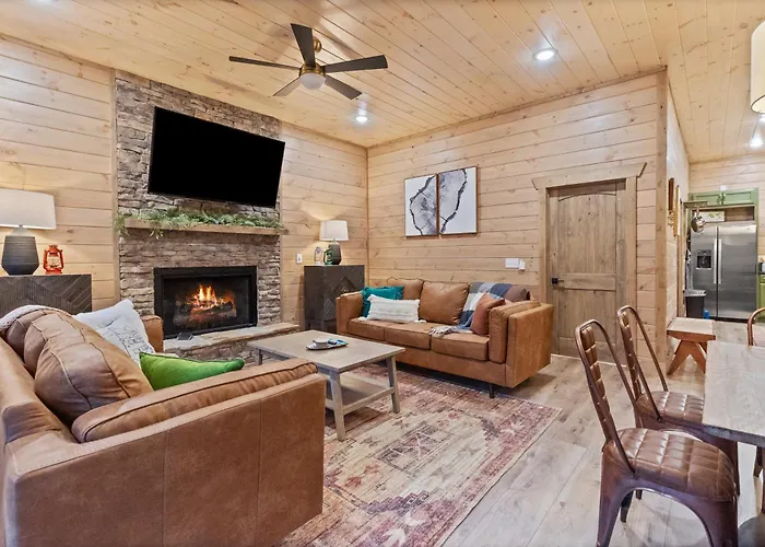 Mins To Gburg Sleeps 8 Hot Tub Arcade Area Pool