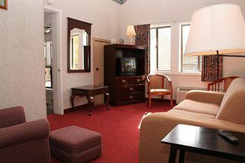 River Edge Hotel 2*
