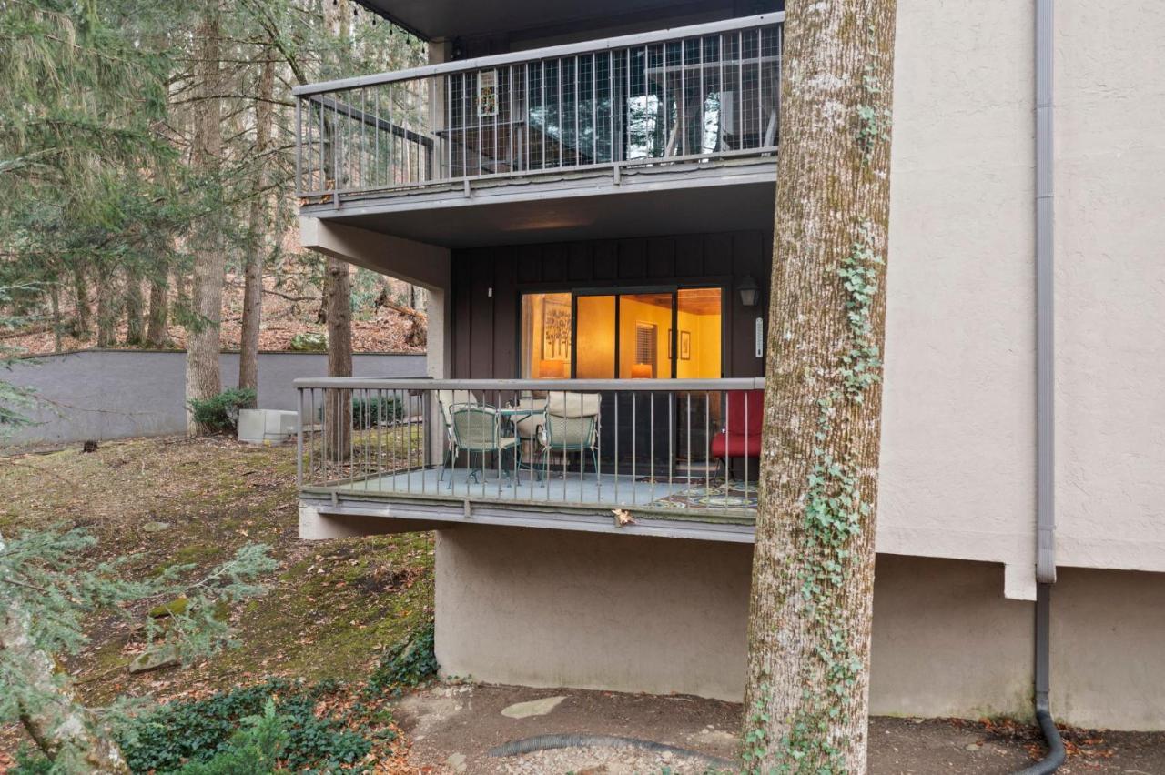 Modern With Pool Table, Balcony & Access To 3 Pools Holiday home *