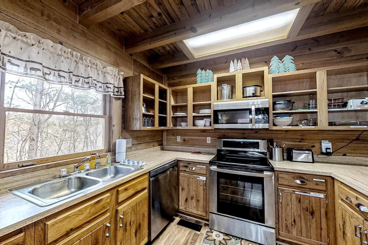 Holiday home Mountain Lion's Tales Gatlinburg