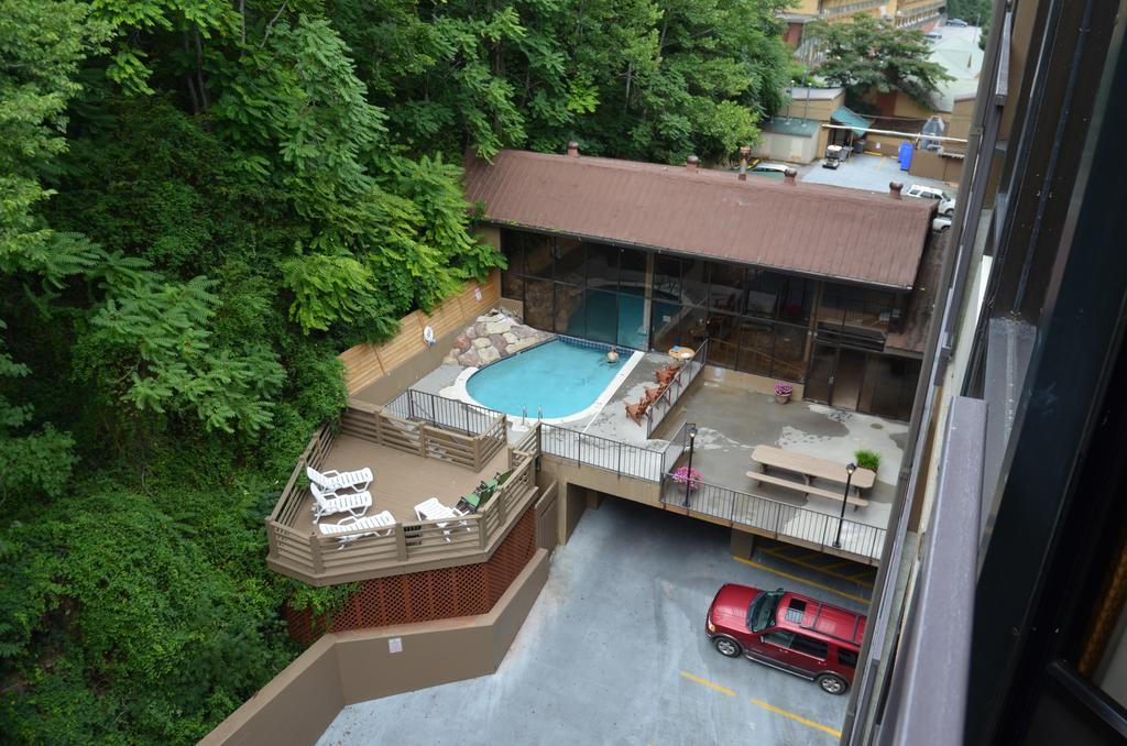 Hotel Edgewater And Conference Center