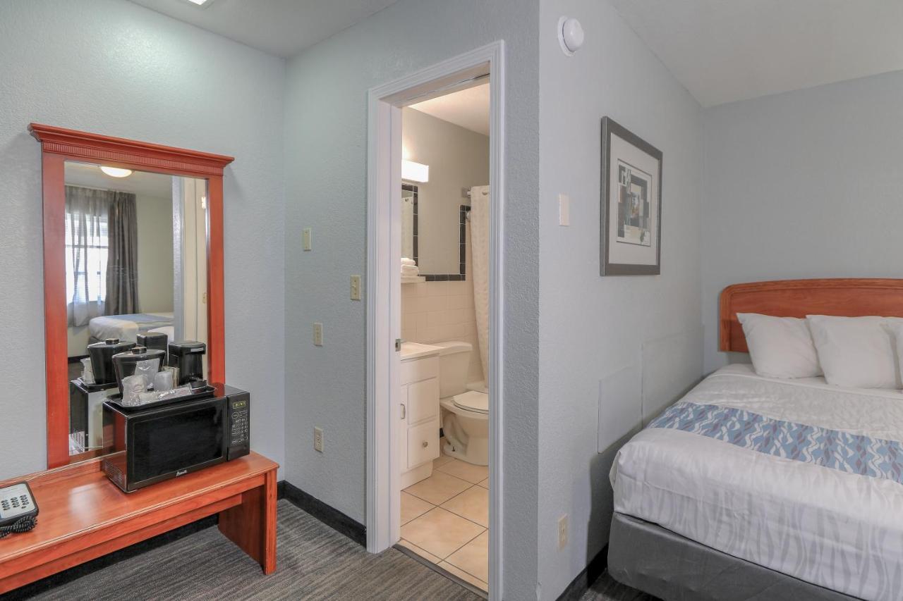 Belle Aire - Downtown Convention Center - 2*