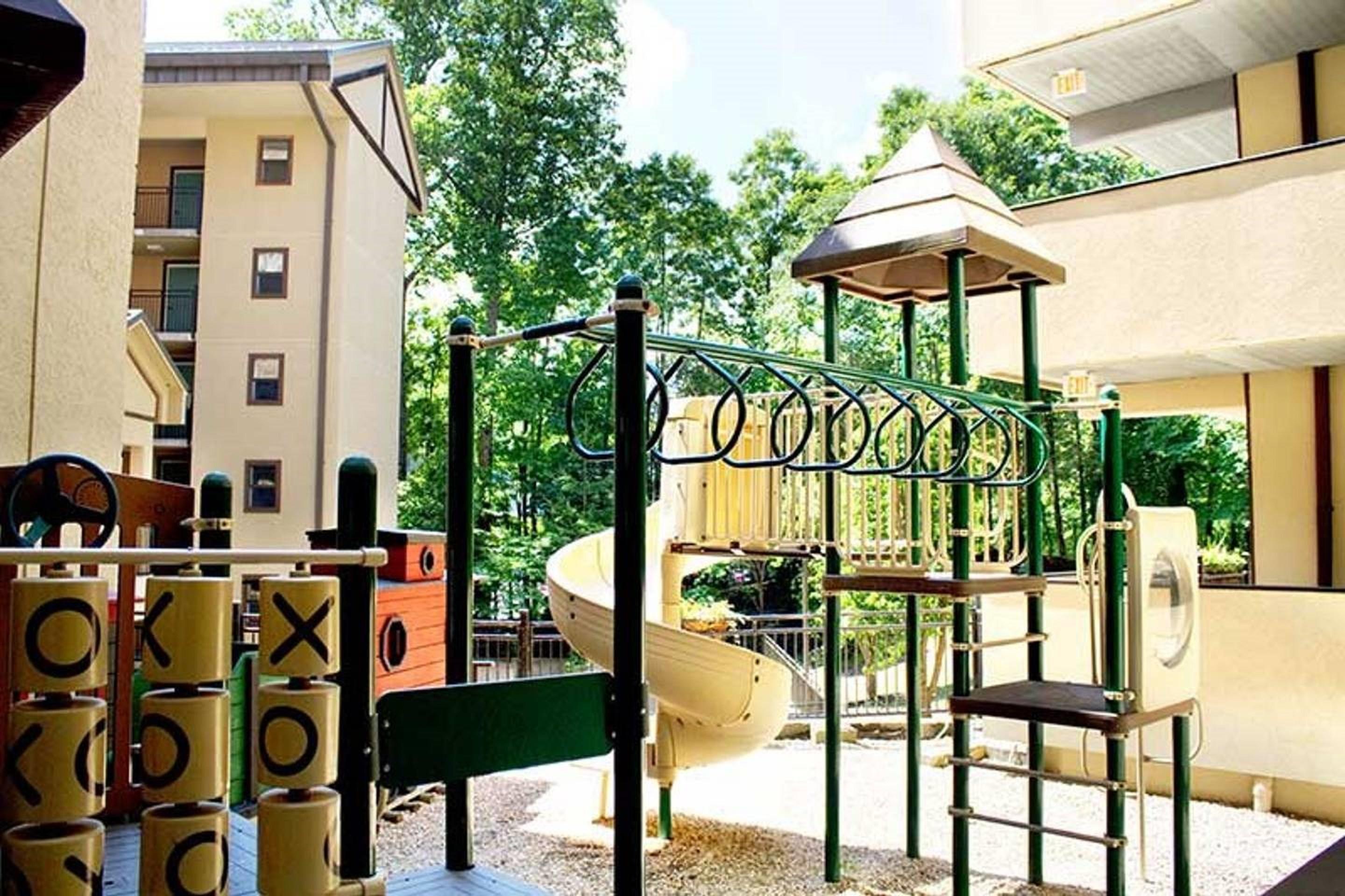 Resort Town Square By Exploria 3*