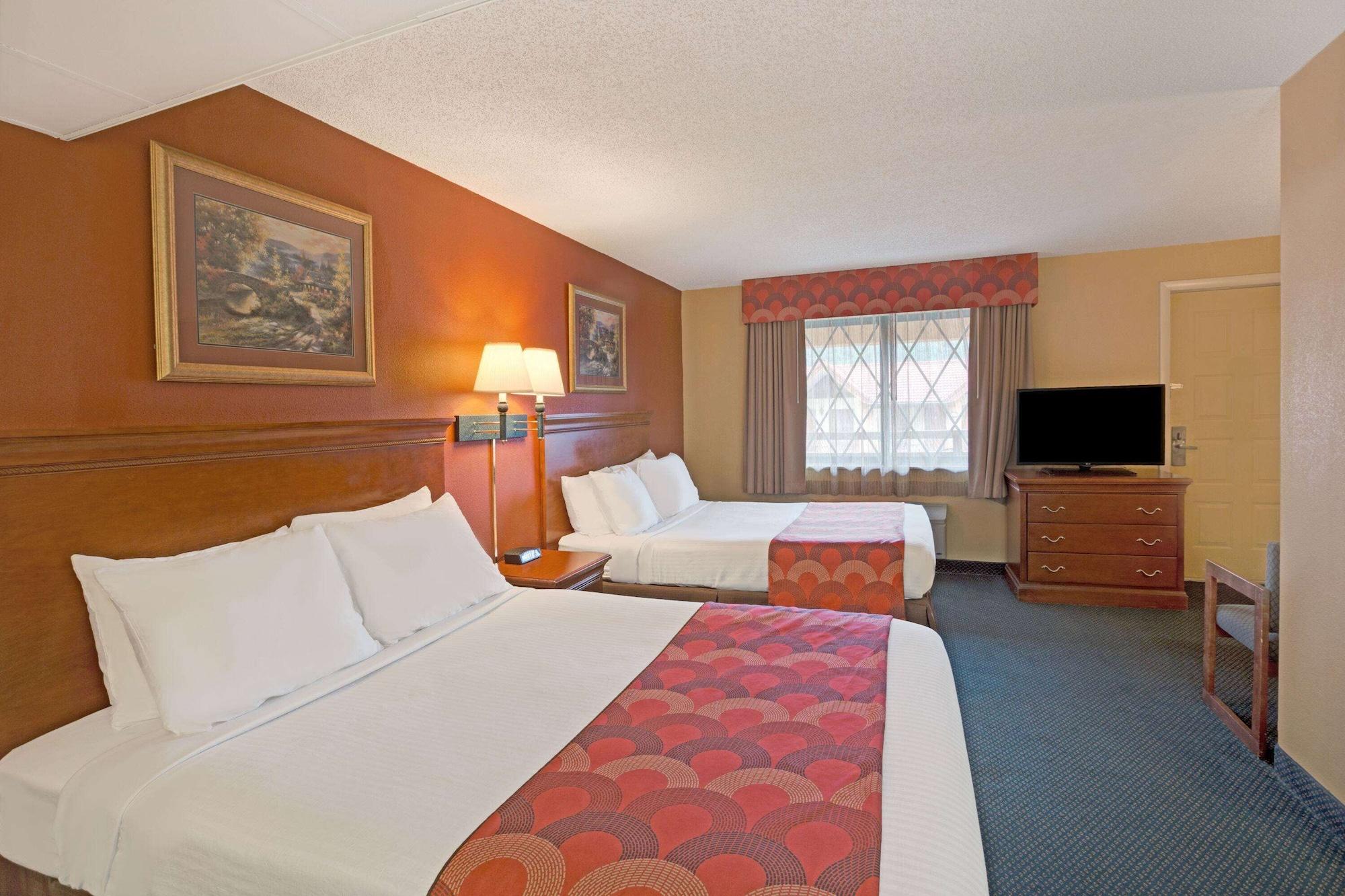 Super 8 By Wyndham Downtown At Convention Center Gatlinburg