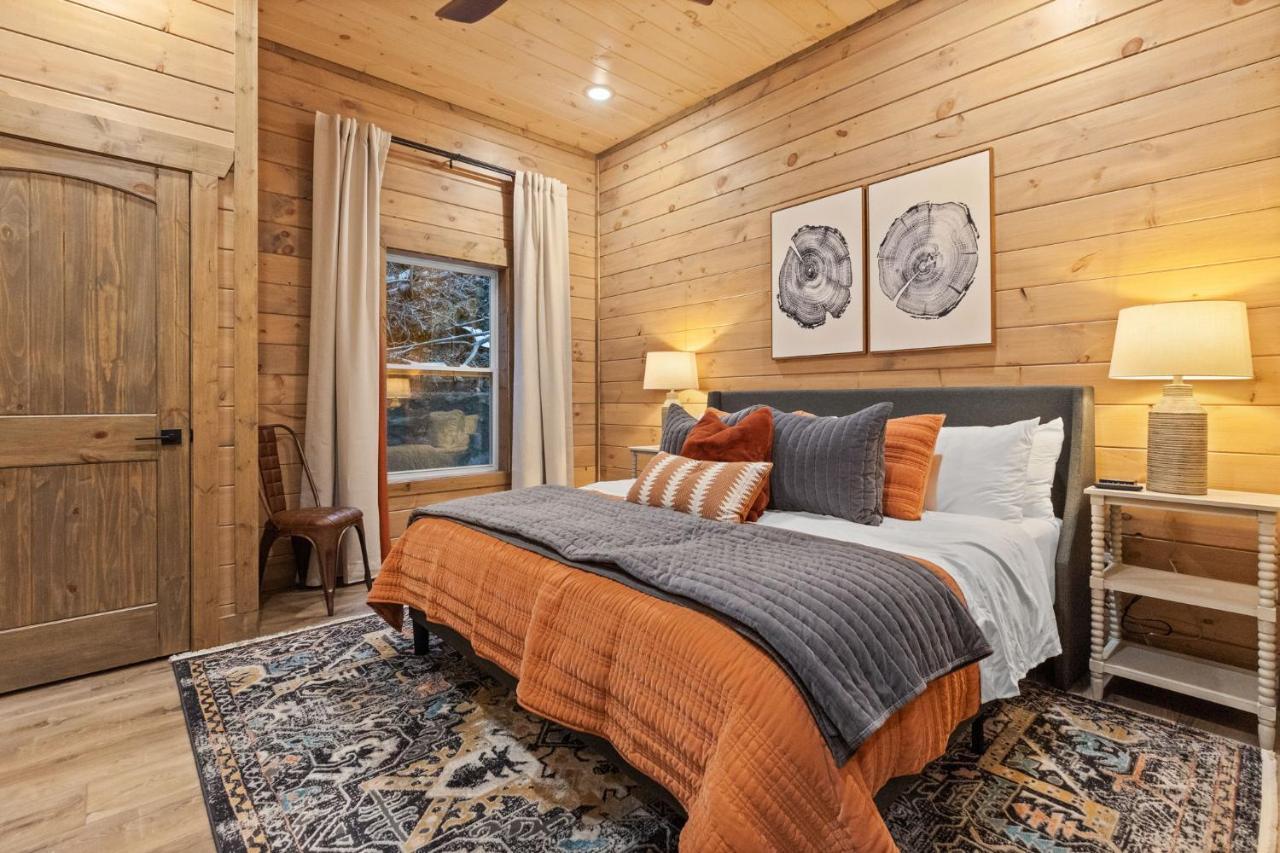 Mins To Gburg Sleeps 8 Hot Tub Arcade Area Pool * Gatlinburg