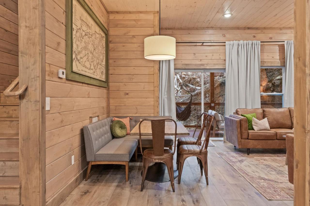 Mins To Gburg Sleeps 8 Hot Tub Arcade Area Pool *