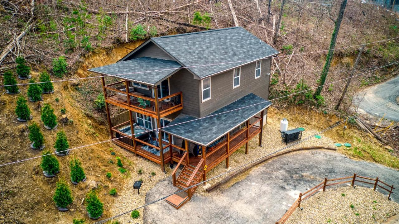 Mins To Gburg Sleeps 8 Hot Tub Arcade Area Pool Gatlinburg