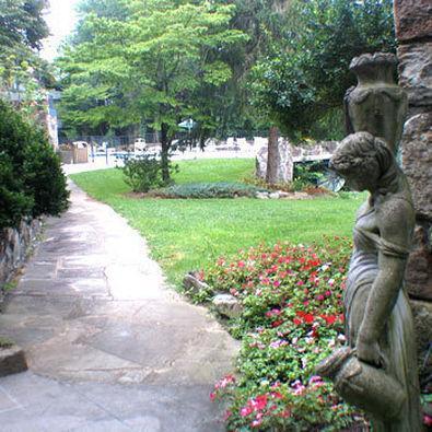 Chalet Inn Hotel 2*