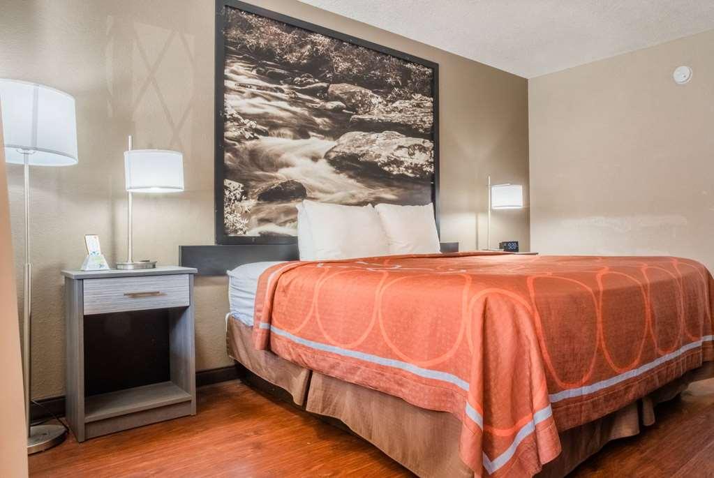 Super 8 By Wyndham Downtown At Convention Center 3*