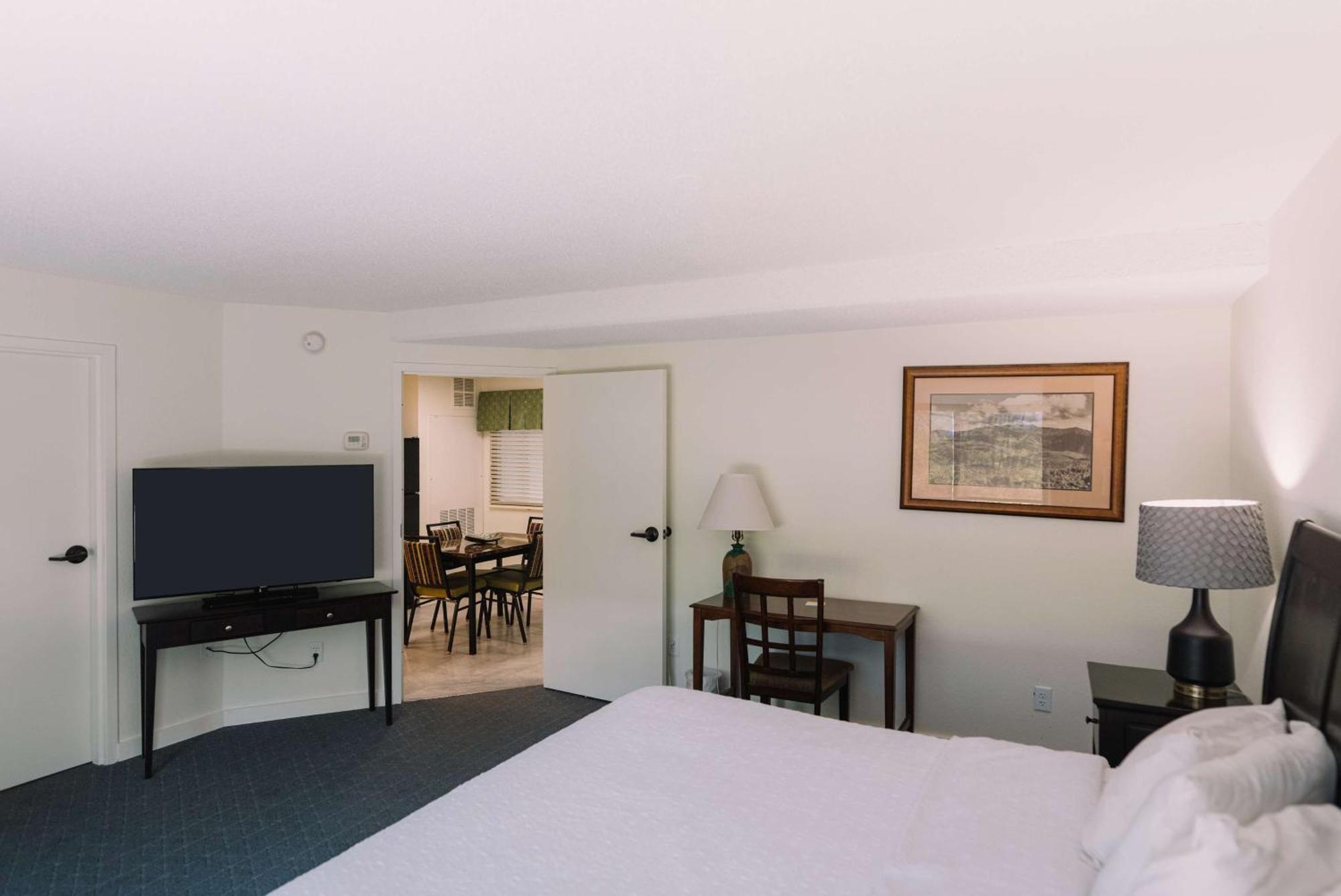 Hotel Hampton 3*